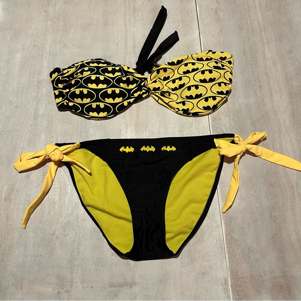 Hot Topic Batman Logo Bikini Set